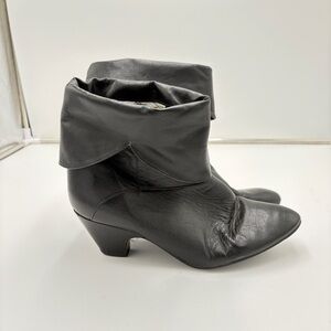 Vintage 70s Whimsigoth Cobbies Black Block Heel Leather Boots Booties Size 9 W